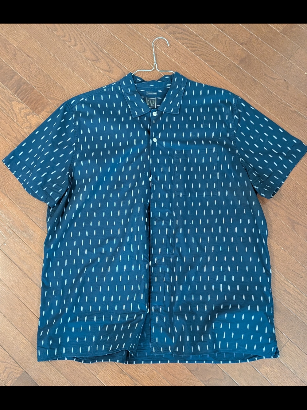 GAP: Men’s Blue Short-Sleeve Patterned Button-Down Shirts (Set of 2) - Picture 2 of 7